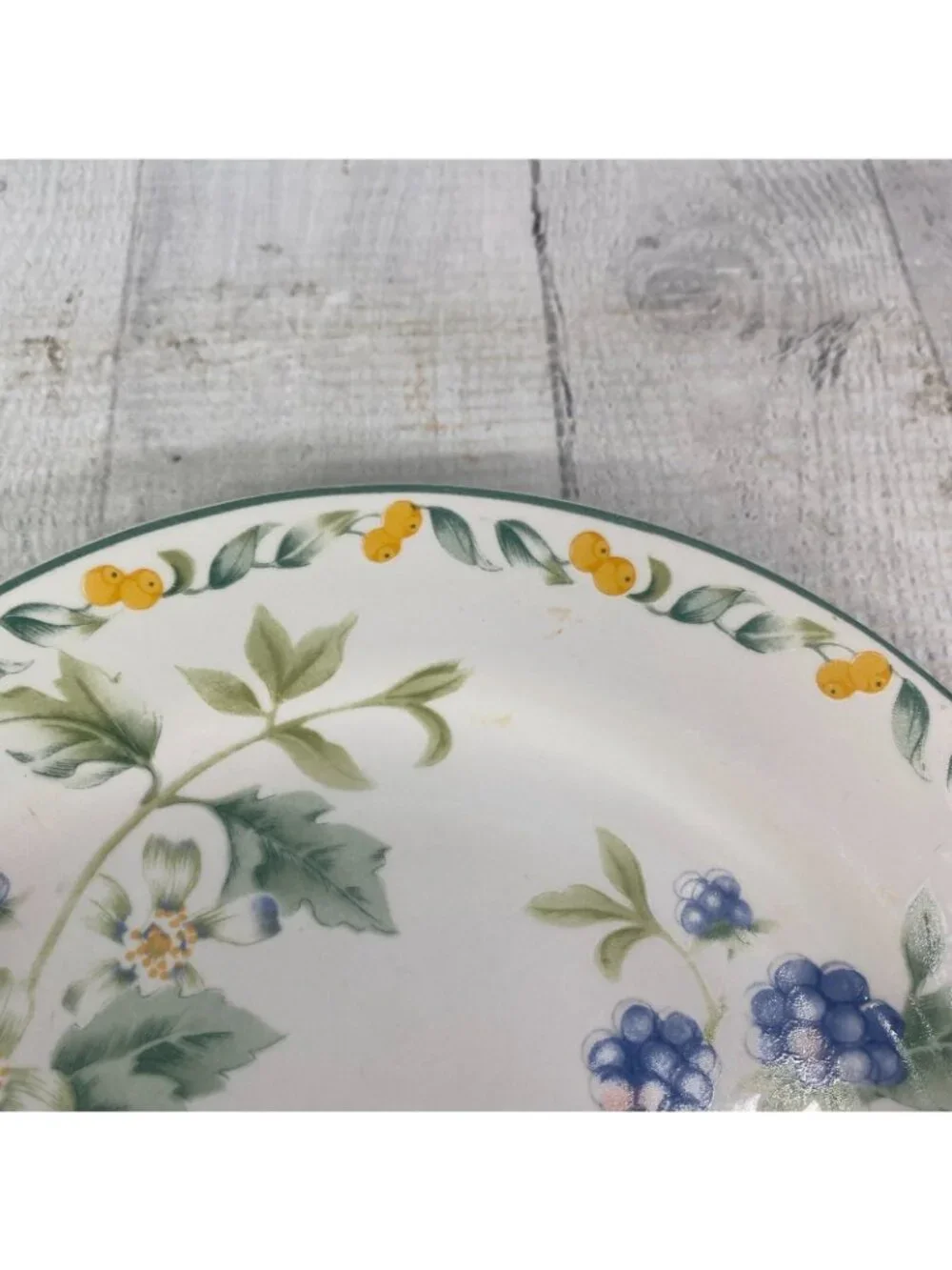 Vintage Julie Pople Avon COUNTRY FRUIT COLLECTION Porcelain Salad Plate Set 4